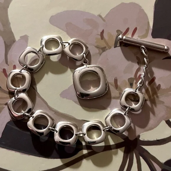 Tiffany & Co. Silver Square Cushion Link Toggle Bracelet - Picture 3 of 7